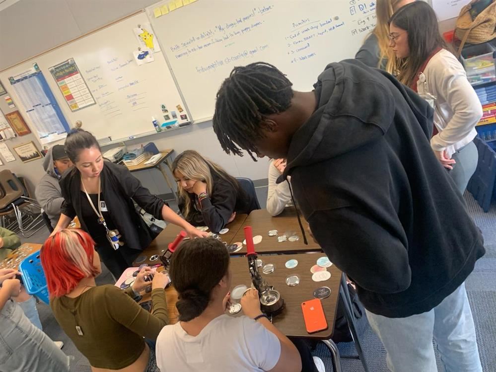Leadership making buttons